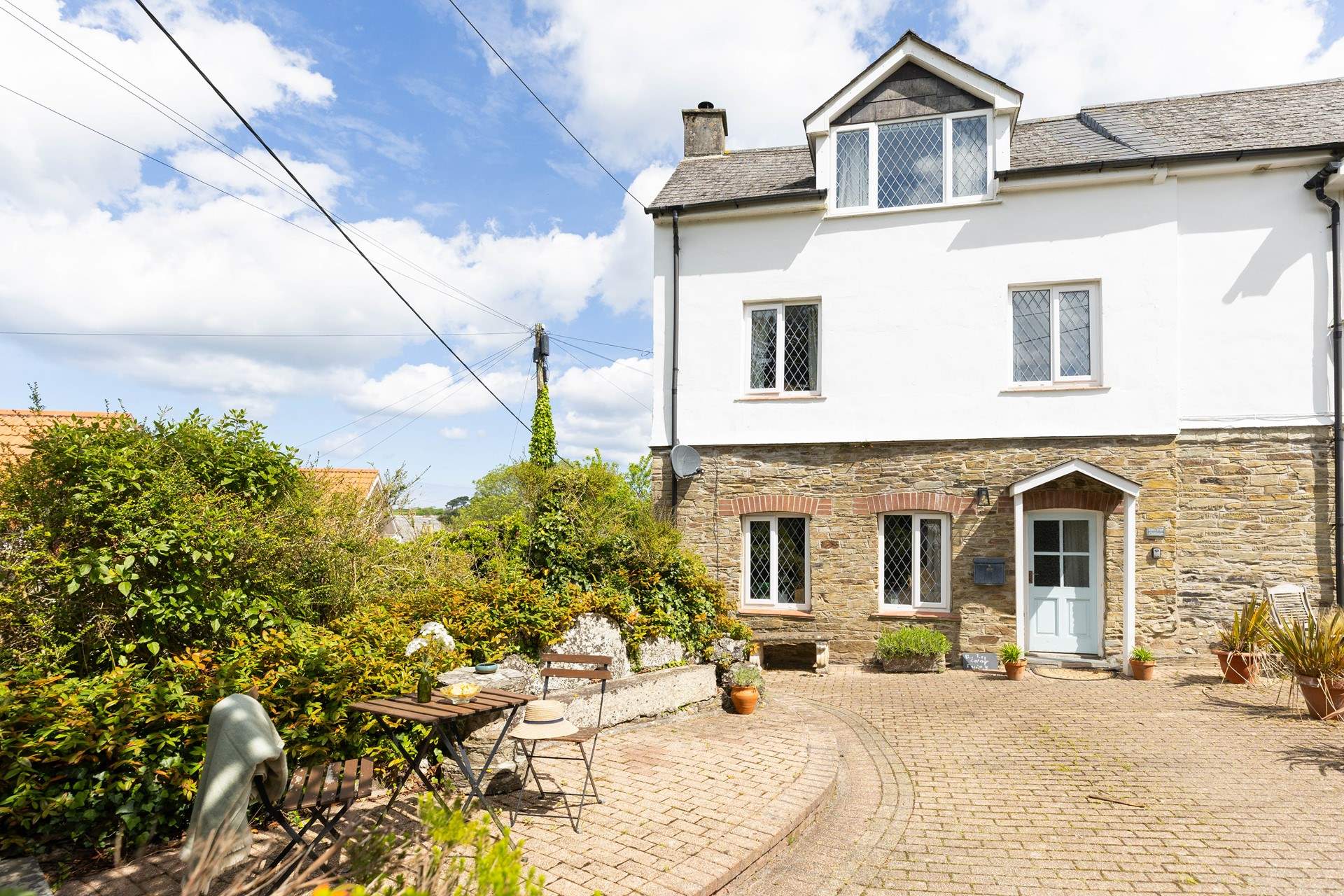 Welcome to Bro Tref Cottage. 