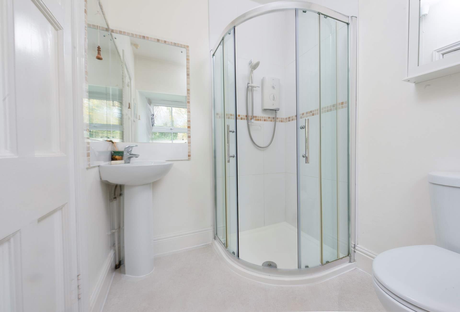 The en suite shower-room .