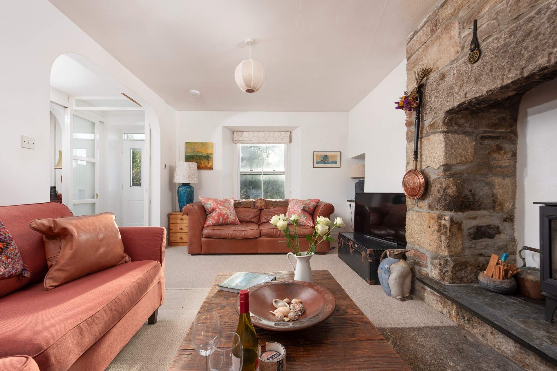 Slow mornings and cosy evenings in the charming sitting-room.