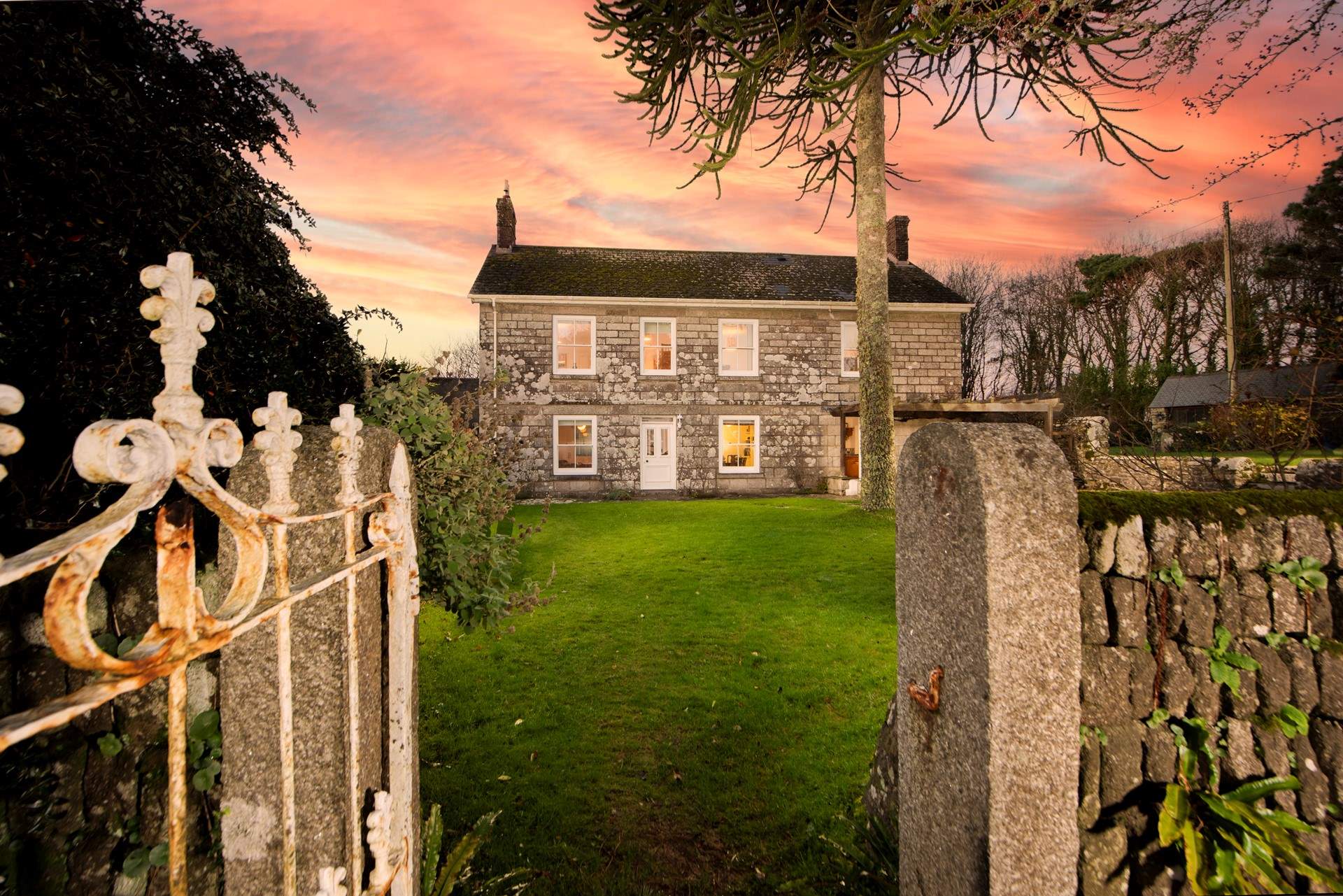 Such a stunning setting.