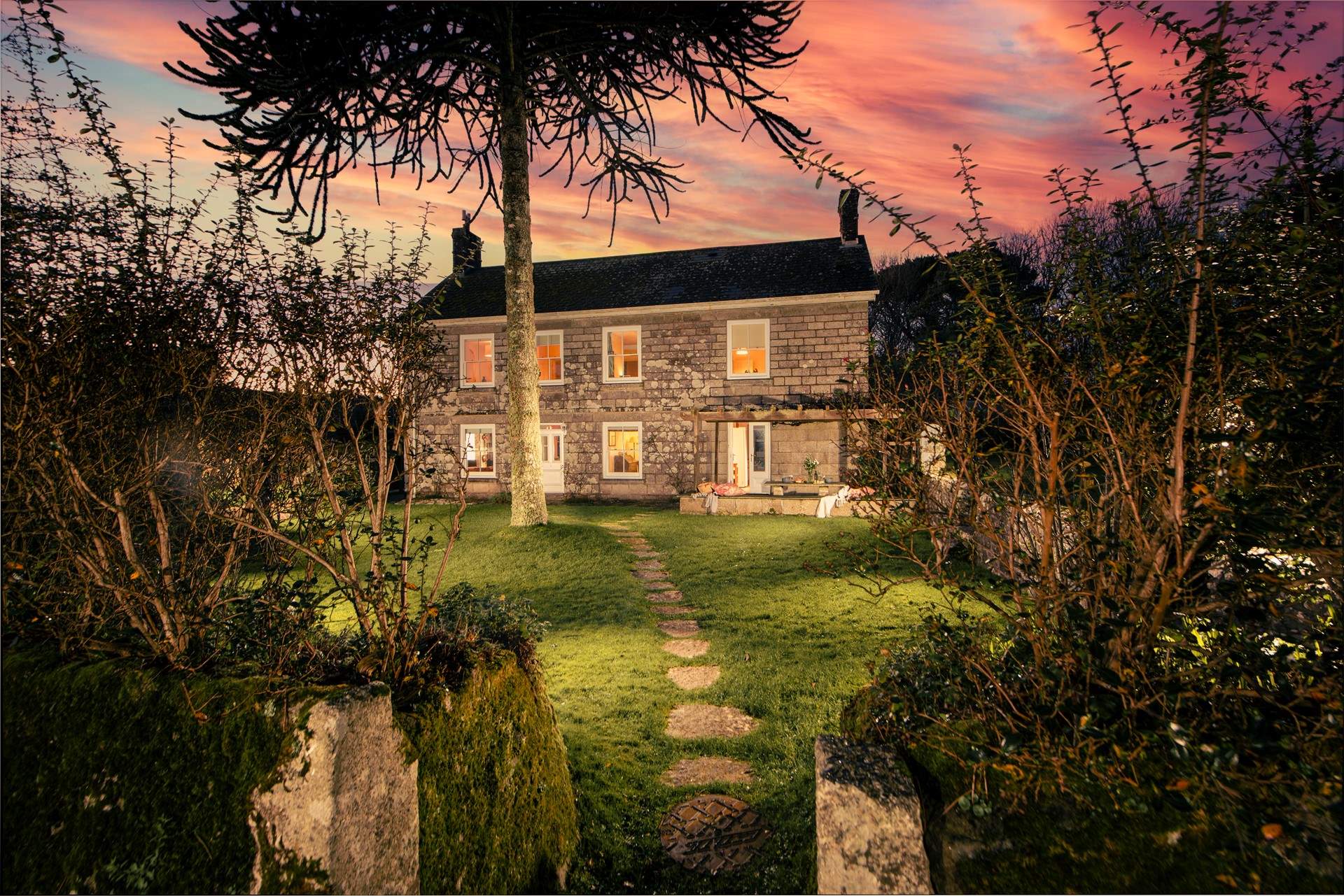 This very impressive granite stone farmhouse welcomes you.