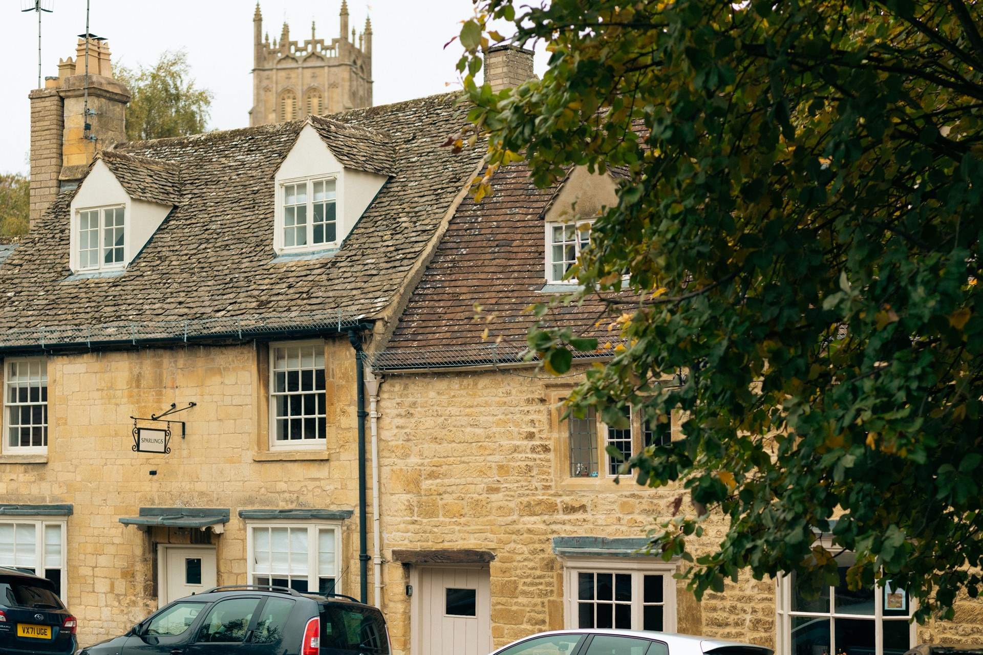 The typical warm Cotswold stone houses of Chipping Campden.