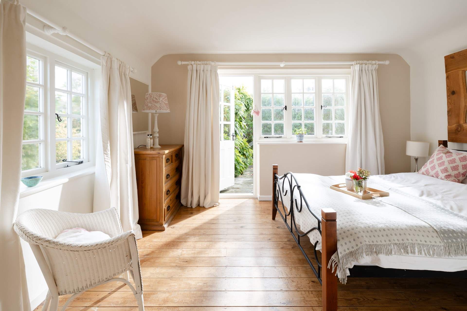 Step out of your bedroom onto the raised patio, enjoy your morning coffee in the sunshine. 