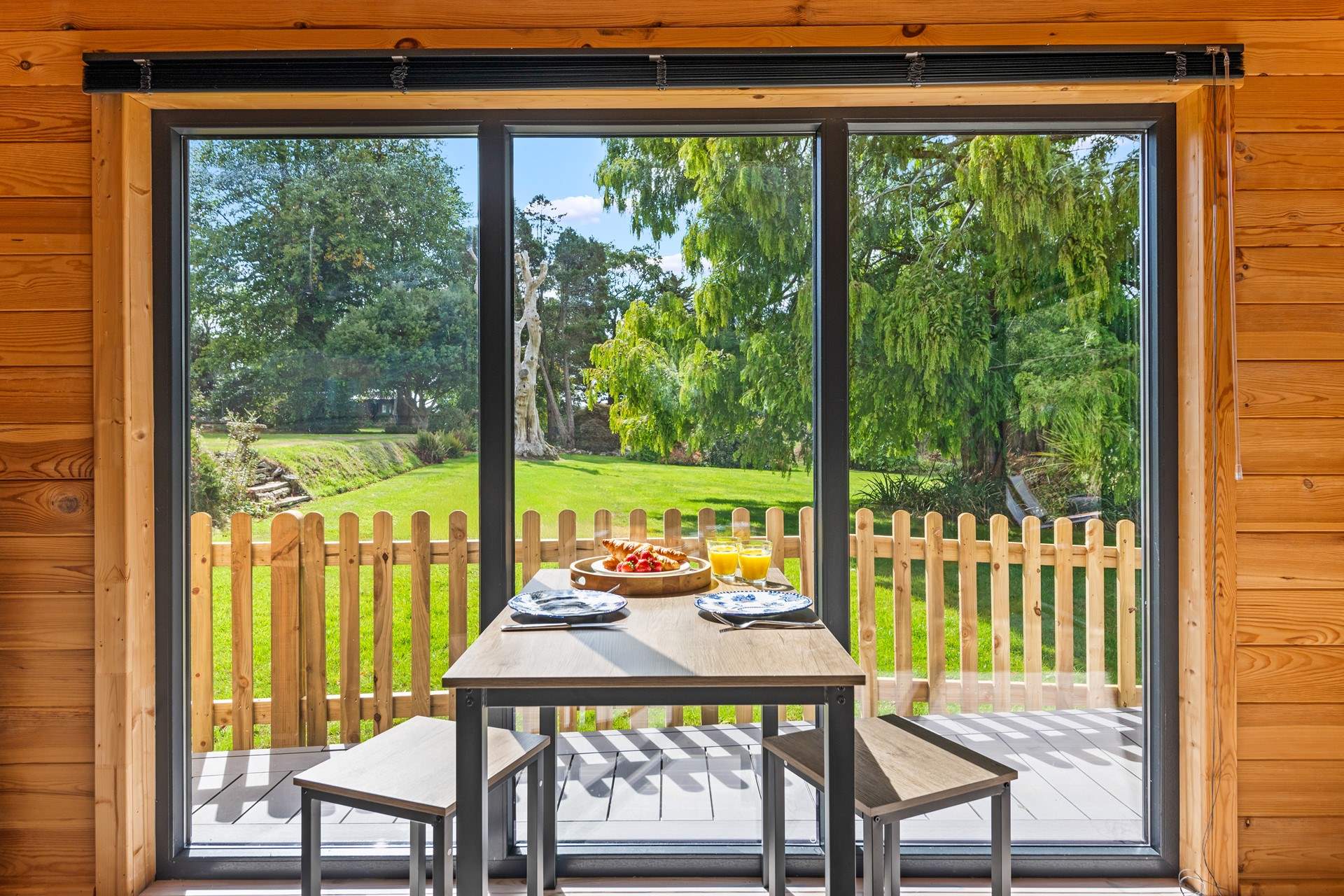 Even the dining-area treats you to stunning views over the beautifully landscaped gardens of the Chattan Hall Estate.