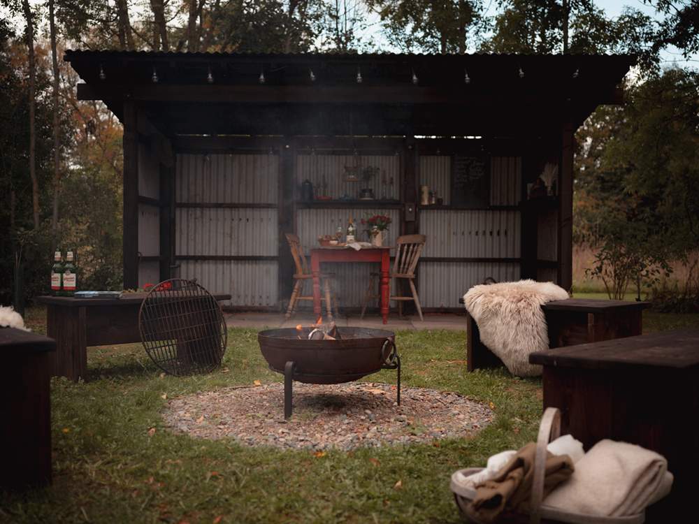 Gather around the dreamy fire pit and enjoy the unique dining area.