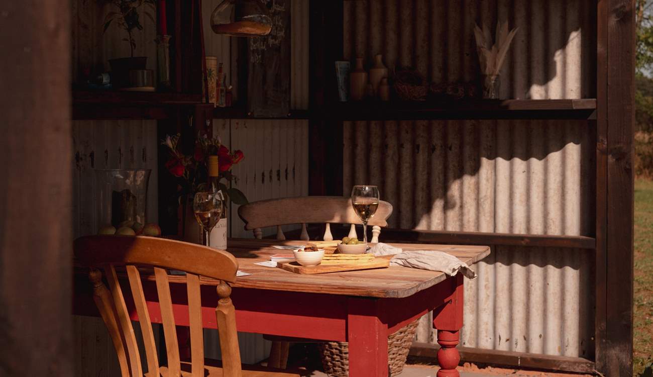 The sweetest spot for leisurely meals together. 