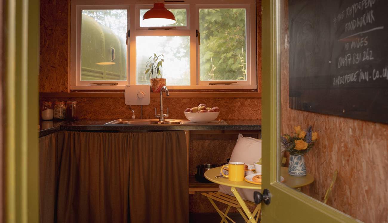 A sweet cooking and dining space.