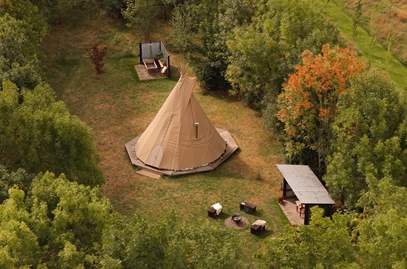 Hornbeam Hideaway in 12.4 miles NW of Hereford