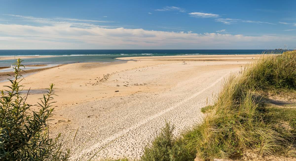 The long stretch of golden sand in Hayle.