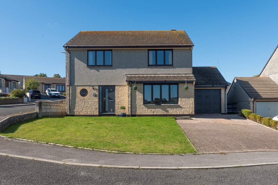 The property is set in a peaceful location in the heart of Hayle only 10 minutes from the golden sands.