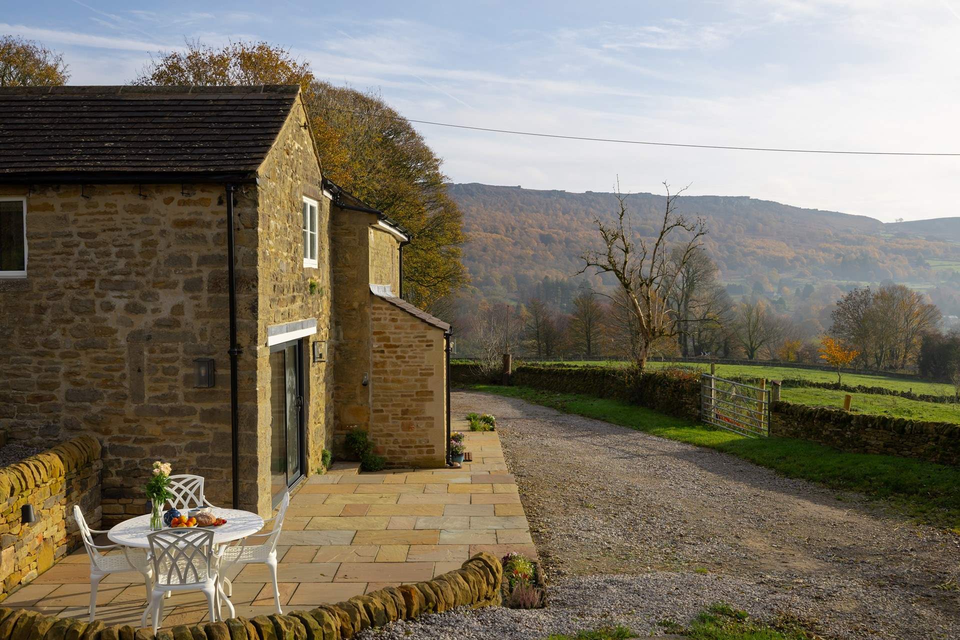 Stunning views of the Peak District await at Knouchley Cottage.