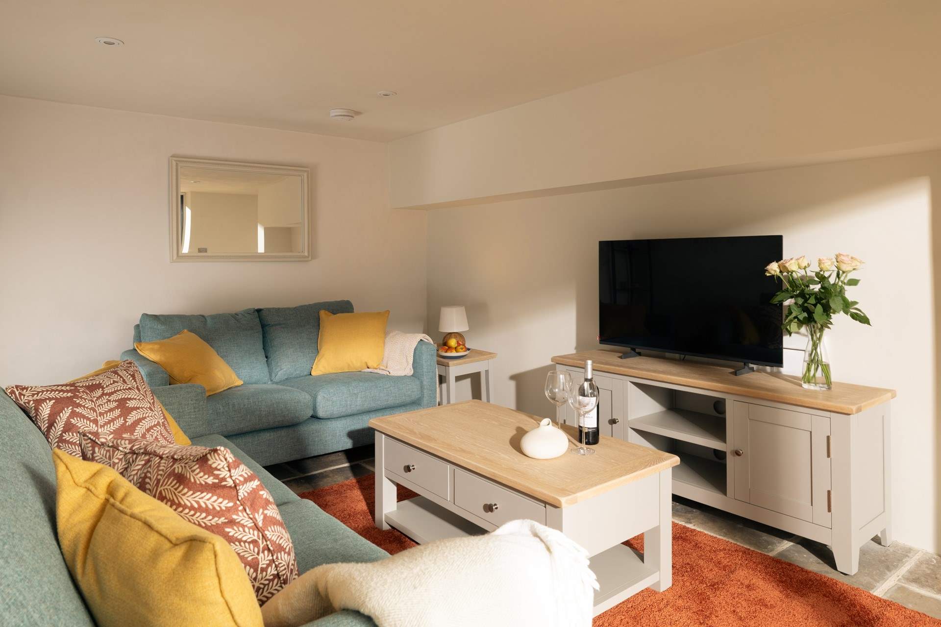 The sitting-room is super cosy.