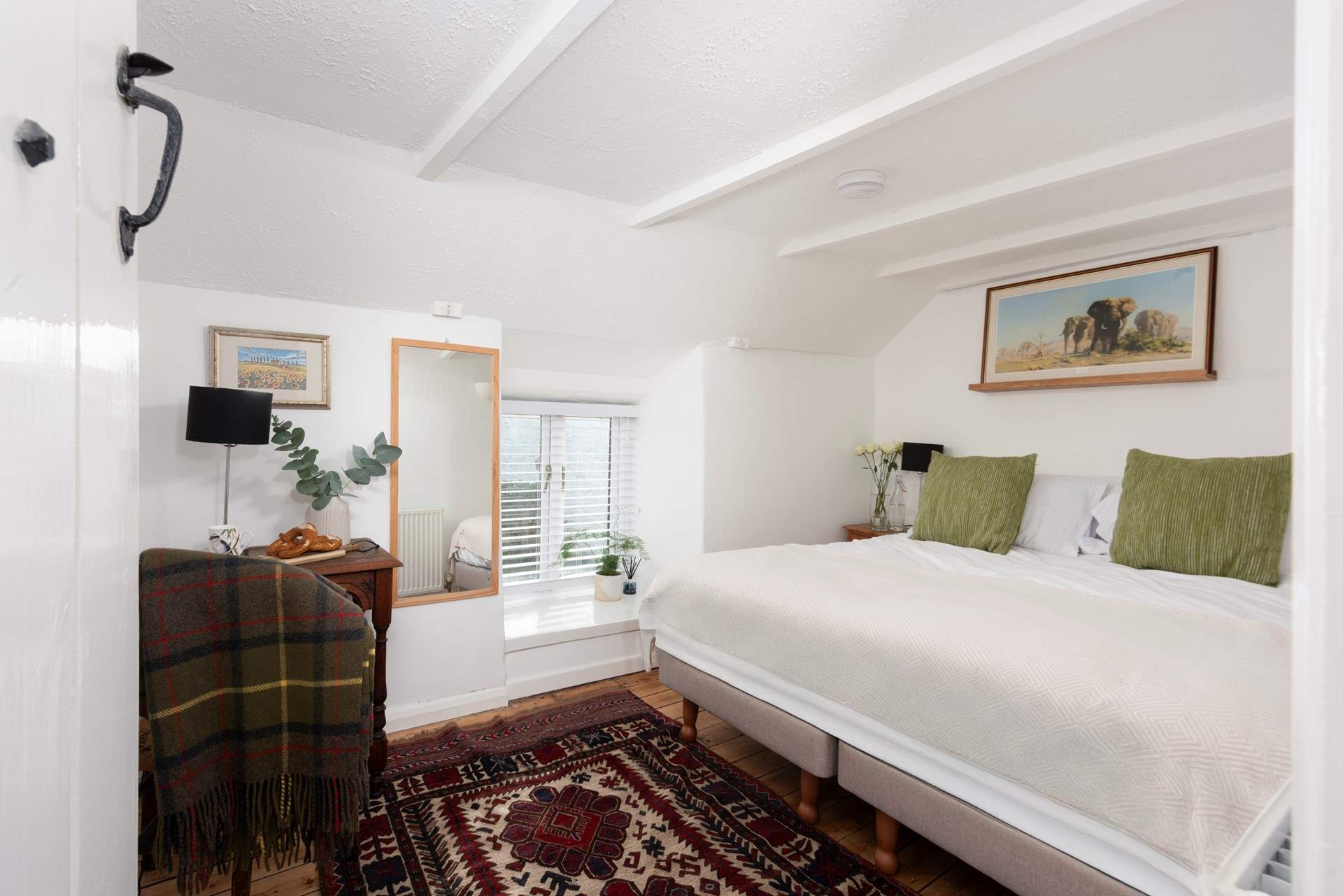 Bedroom 2 can be made up as a king-size double or 2'6