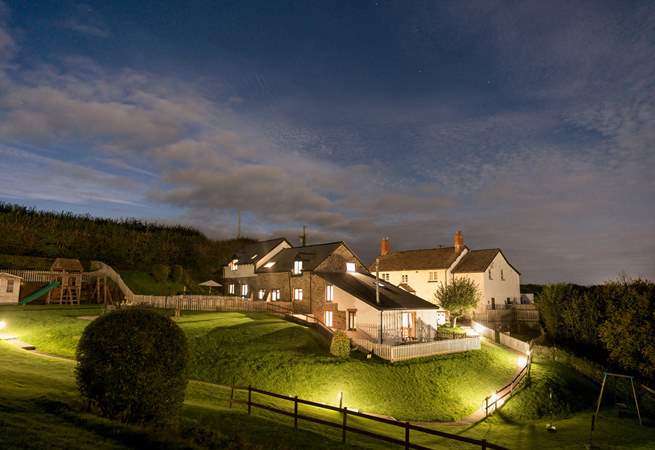 Welcome to Wren Cottage.
When night time falls and all is quiet, take time to enjoy some star gazing. Wren sits to the right of the run of the cottages.