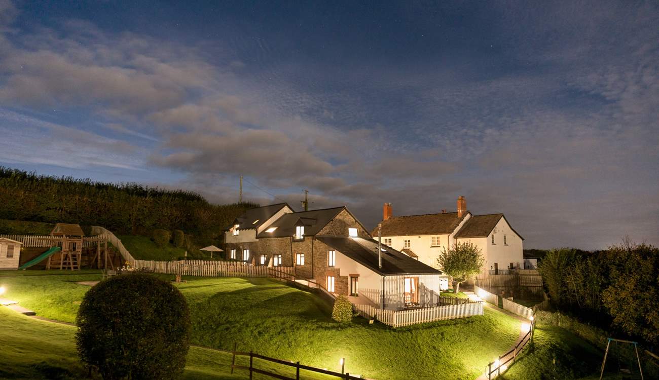 Welcome to Wren Cottage.
When night time falls and all is quiet, take time to enjoy some star gazing. Wren sits to the right of the run of the cottages.