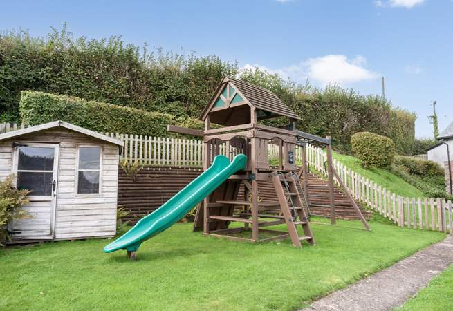 Children will love the communal grounds.