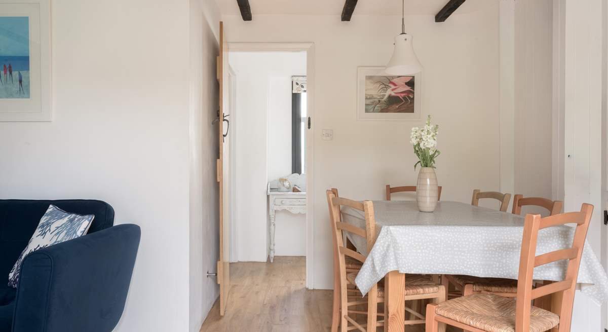 Enjoy lazy brunches or evening feasts around the dining-table.