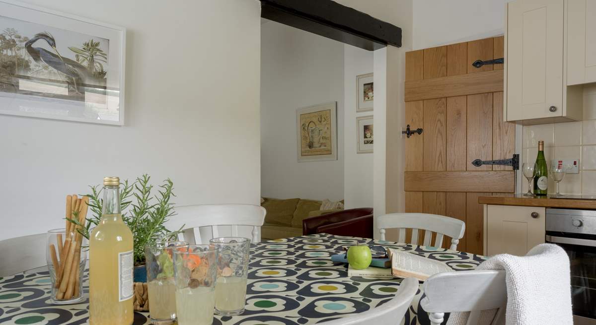 Gather round the kitchen table for relaxed brunches and hearty suppers.