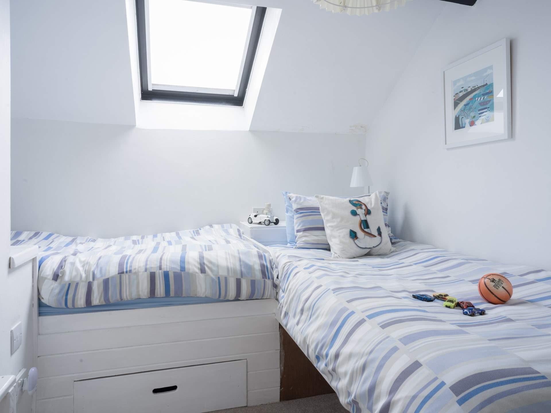 The children will love the twin beds in bedroom 3.