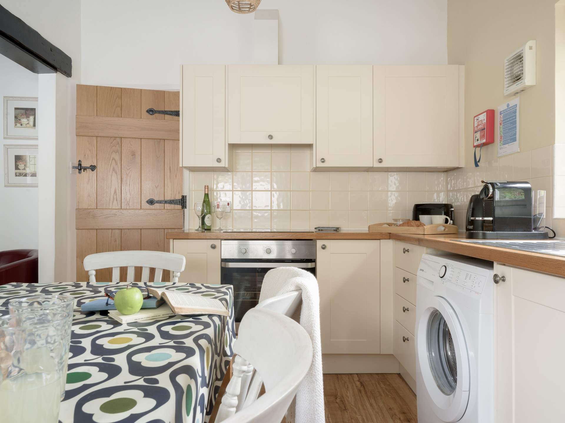 The well-equipped kitchen has everything you need for rustling up a holiday meal.