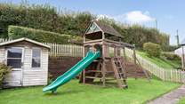 The children will love playing in the communal grounds but please supervise children at all times.
