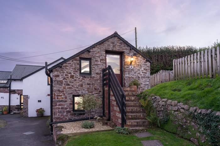 Gull Cottage is a 3 bedroom, dog friendly holiday cottage near Bideford, North Devon.