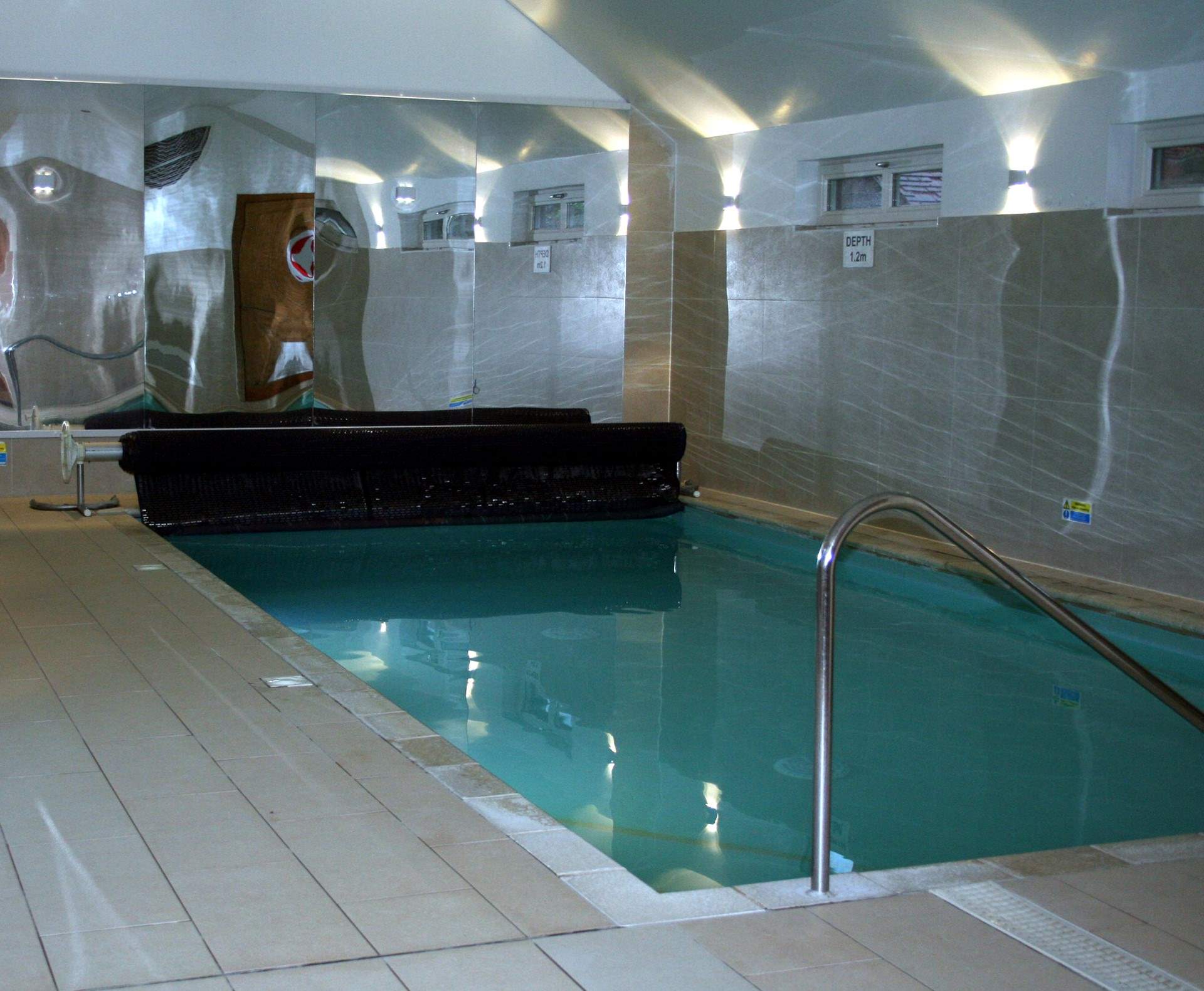 The heated indoor pool (just for guests) is a lovely addition. Note that it must be booked in advance. (owners picture)