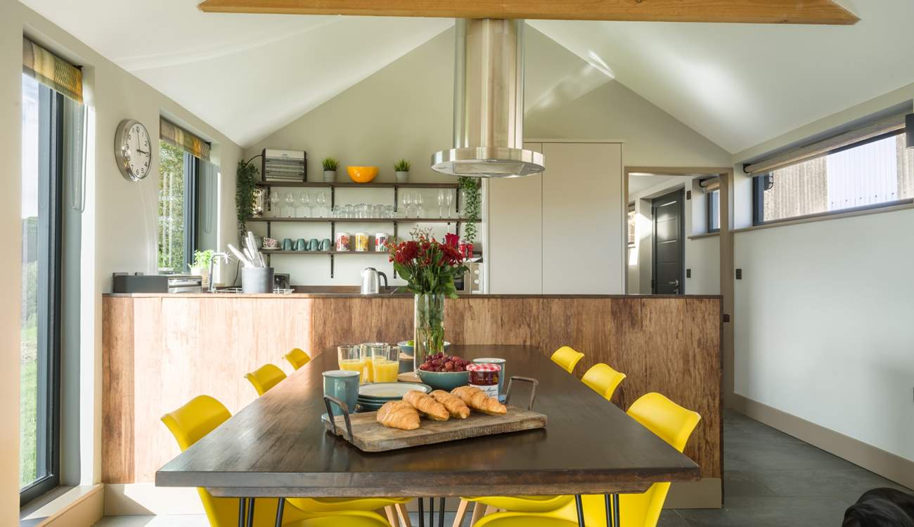 The stunning vaulted open plan living space is perfect for group get togethers or couples' getaways.