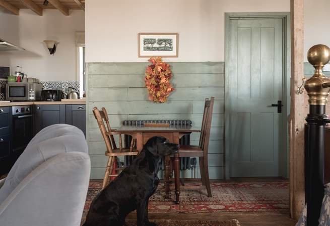 An interior design dream, Loaf At The Granary is a spacious studio for couples and your four-legged friends. Once a granary, it is now a sumptuous rural escape.