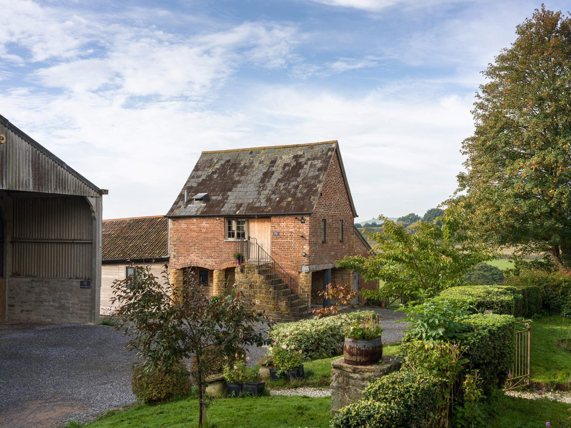 Loaf also has some dog washing facilities and towels in the large barn just to the left. These owners have thought of everything.

