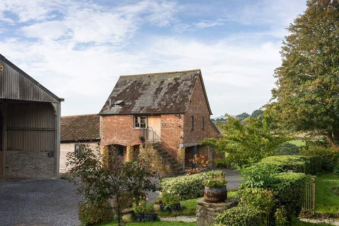 Loaf is a 1 bedroom, dog friendly self catering cottage near Bridport, Dorset.
