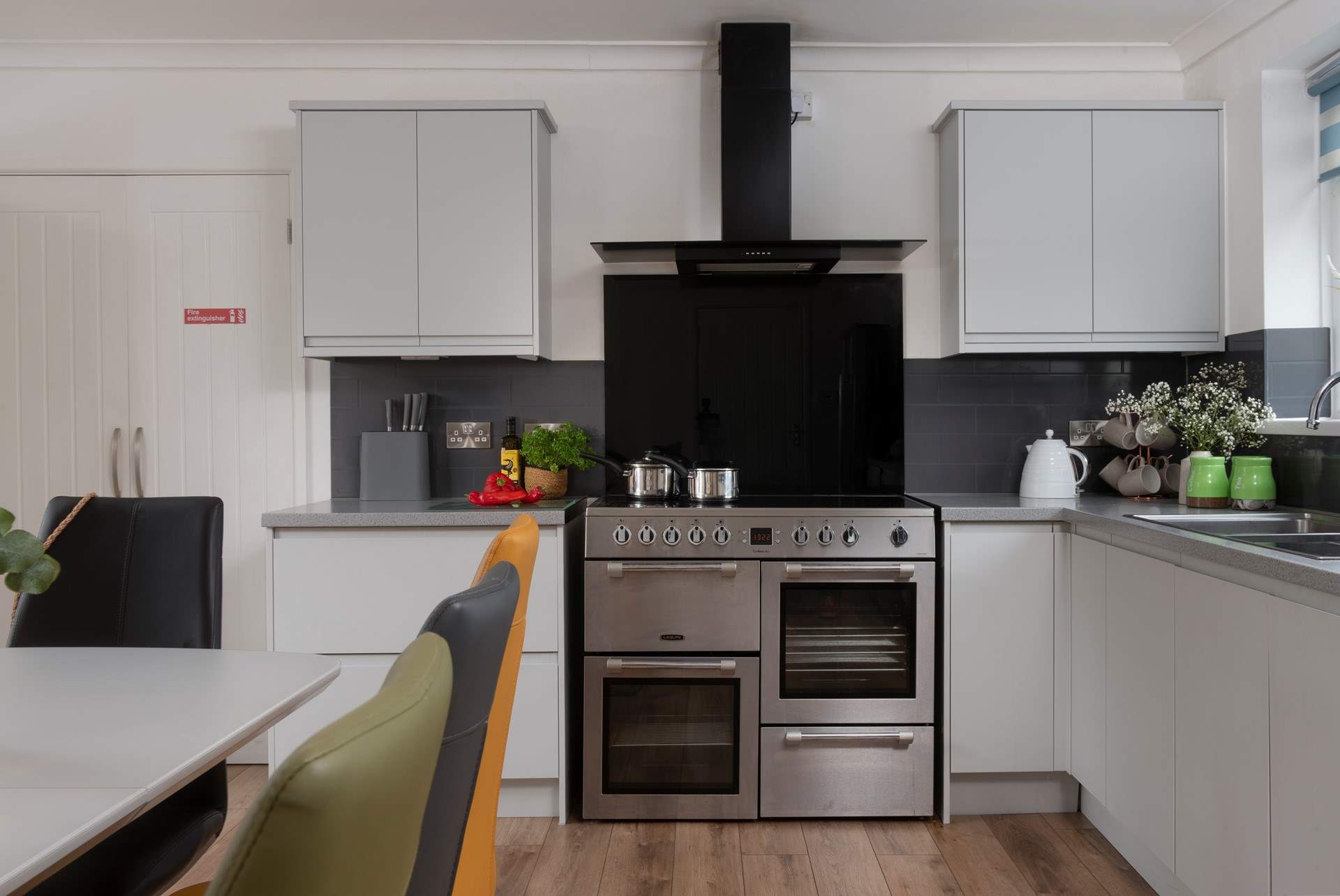 Enjoy cooking for your loved ones on the large range cooker.