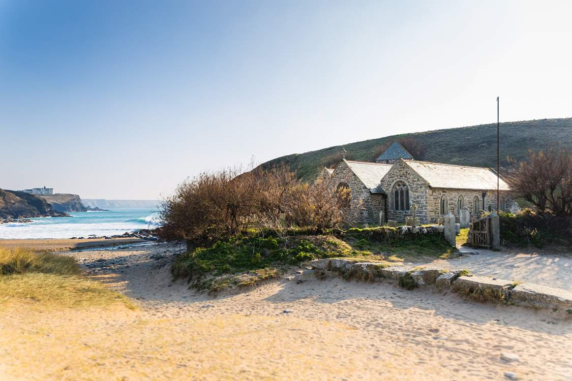 You can walk to Gunwalloe Church Cove (where Poldark was filmed) with a gorgeous beach and seasonal cafe.