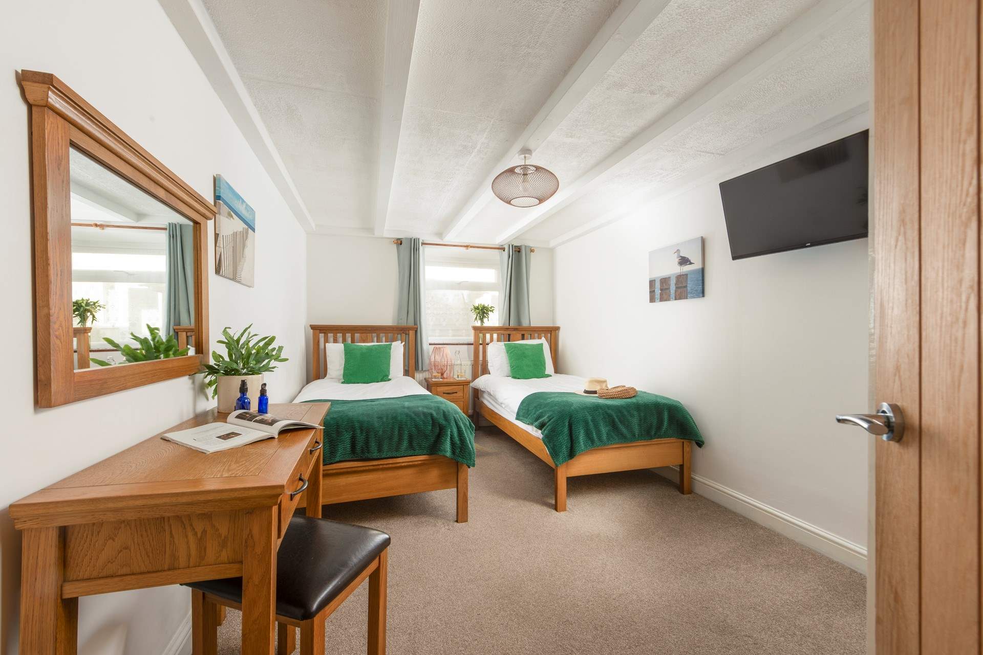 Another perfect and cosy twin.