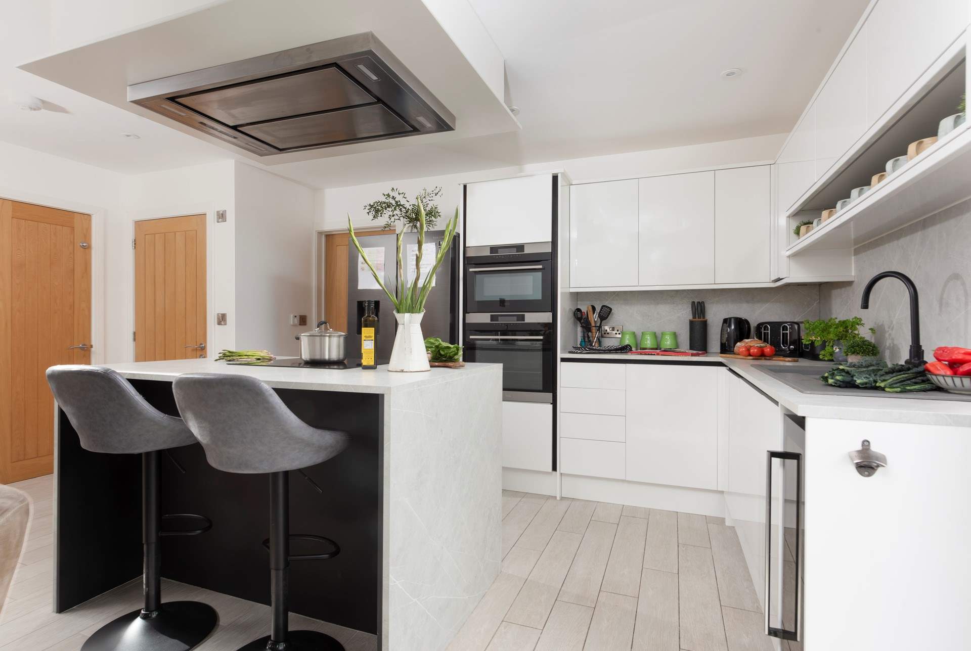 The kitchen/diner is contemporary and stylish.