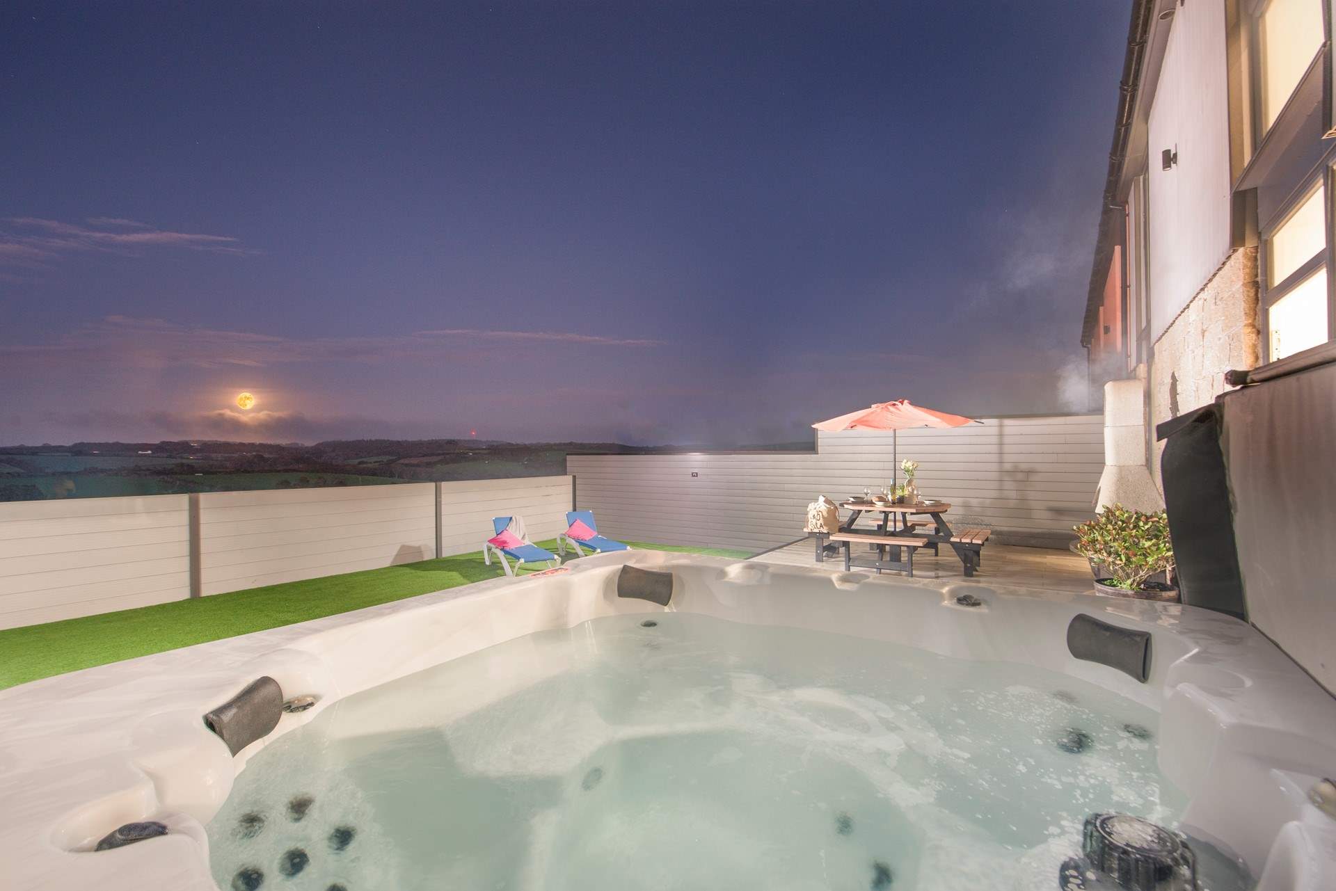 Enjoy evenings stargazing under the moonlight.