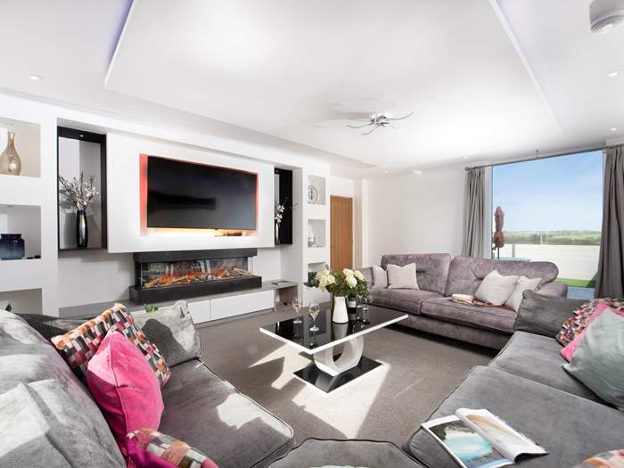 Llawnroc, Sleeps 8 in Mullion