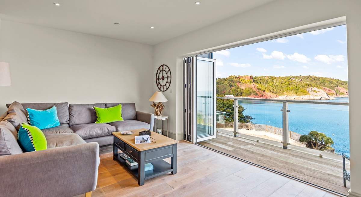 Relaxing and unwinding is a doddle in this picture-perfect spot.