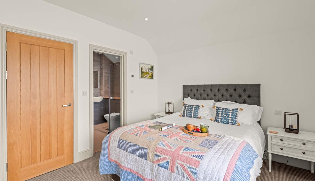 Bedroom 2 also has an en suite shower-room.