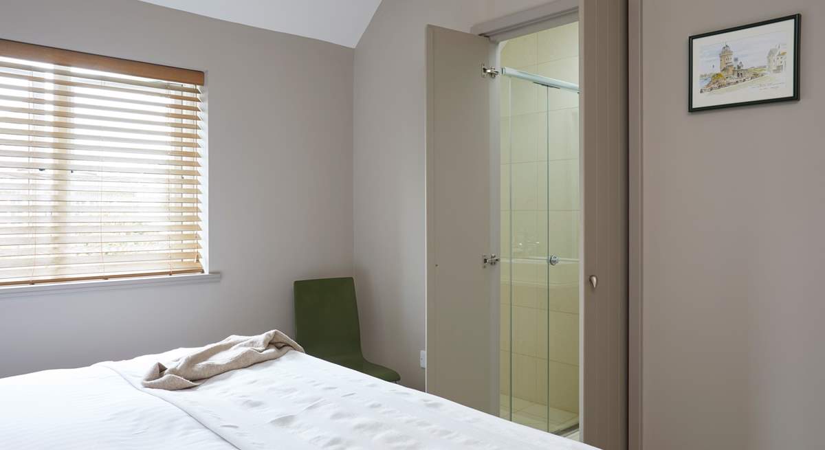 ...and en suite shower-room.