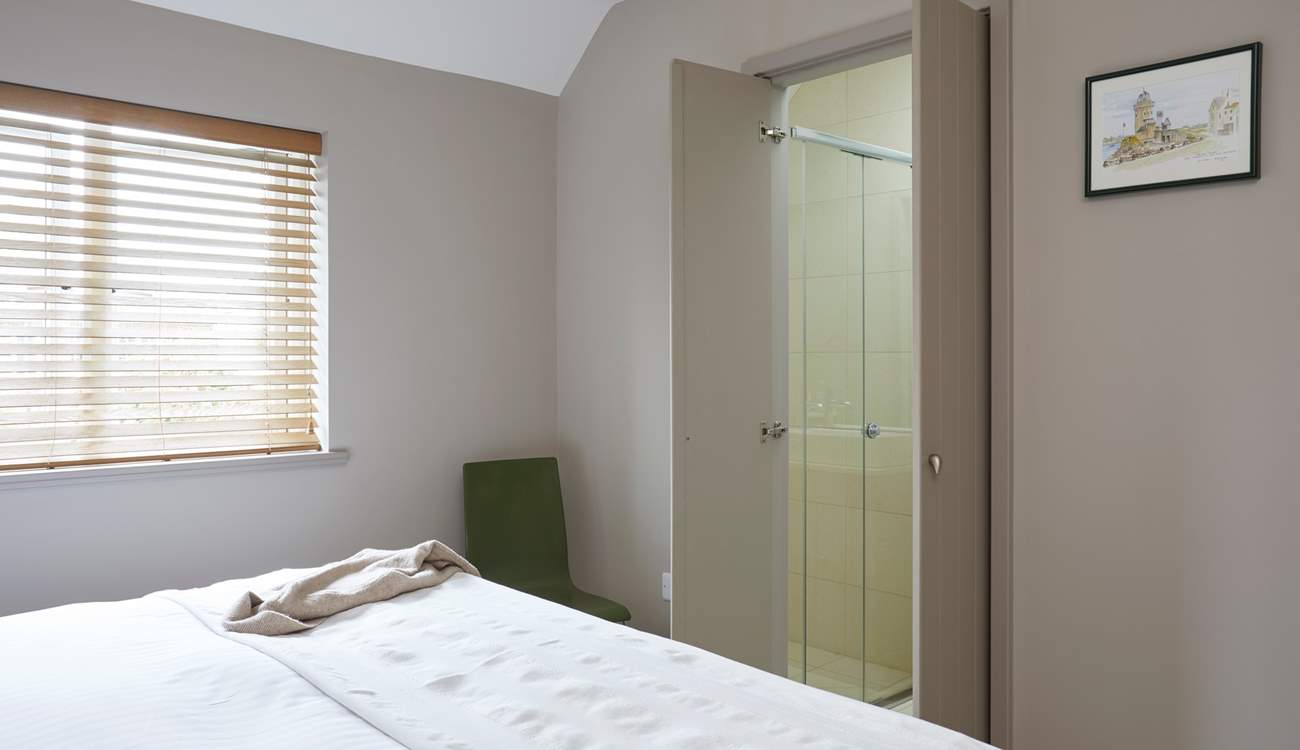 ...and en suite shower-room.