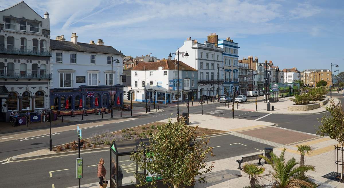 The bustling town of Ryde is a short drive away and is known for golden sandy beaches.