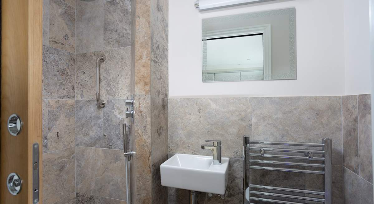 The luxury wet-room in the snug.