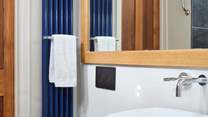Wash-basin/WC.