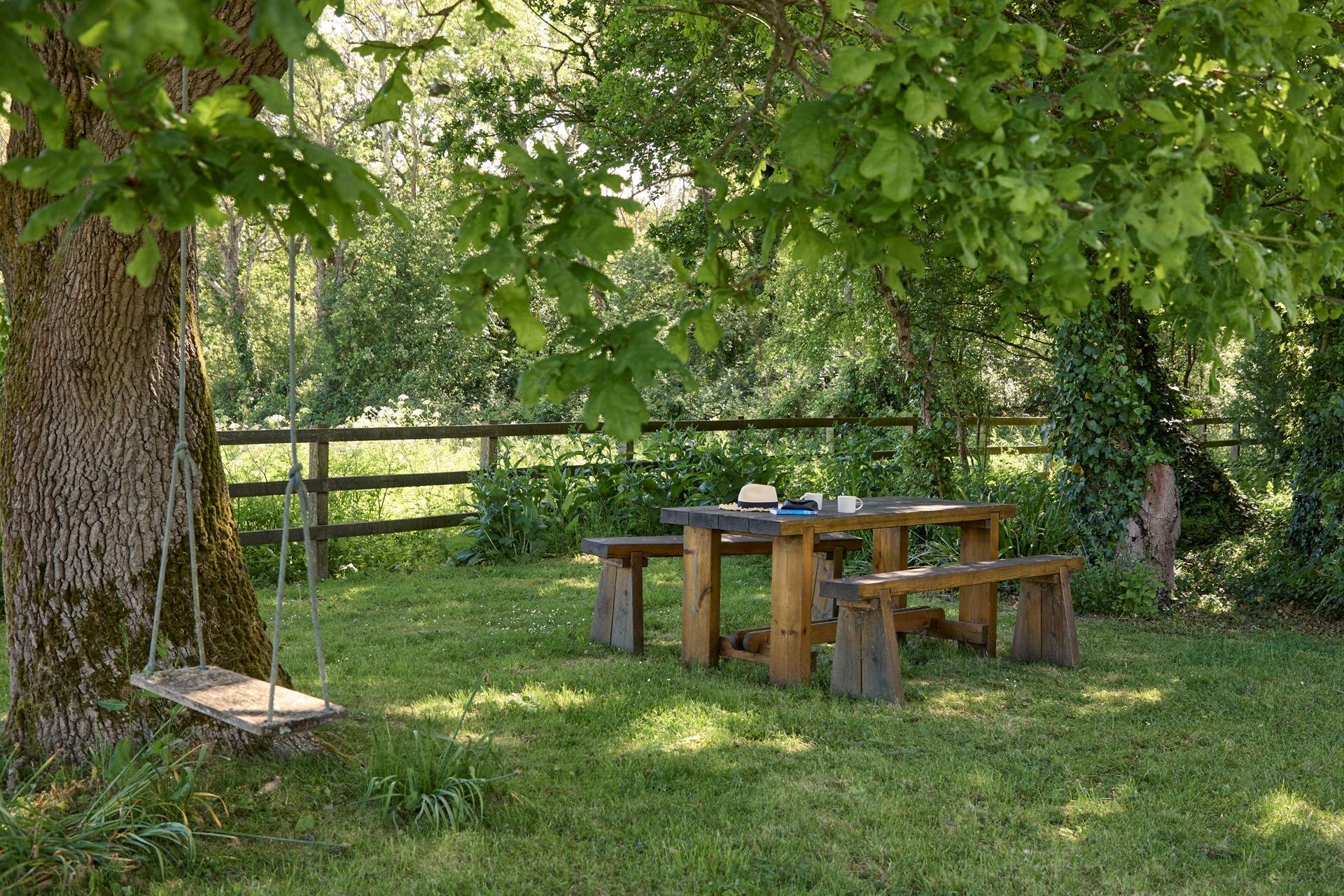 Watch the little ones enjoy the rope swing while enjoying your morning tea.