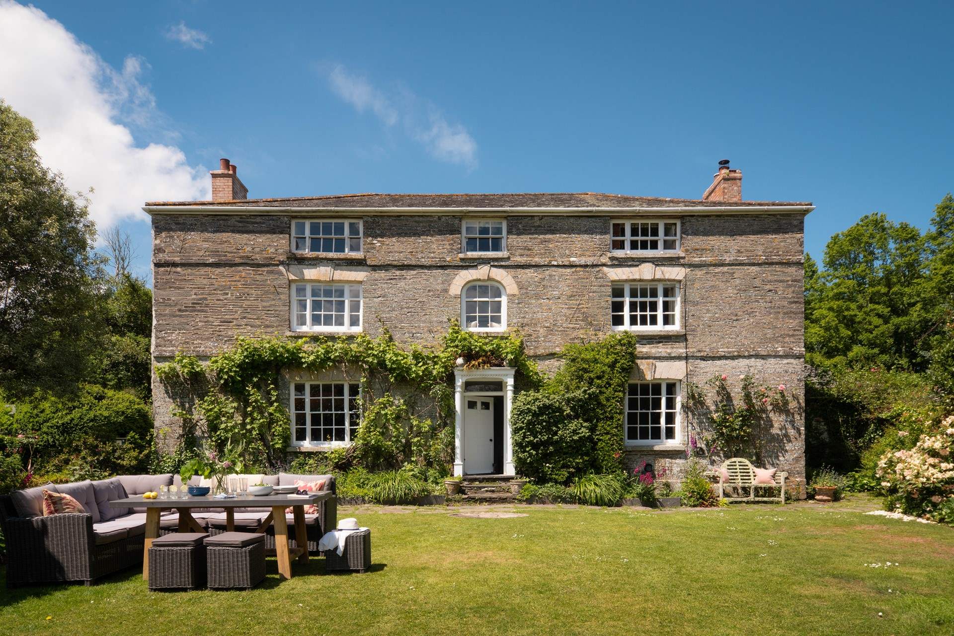 Treat yourself to a well deserved break at the exquisite Lemail.