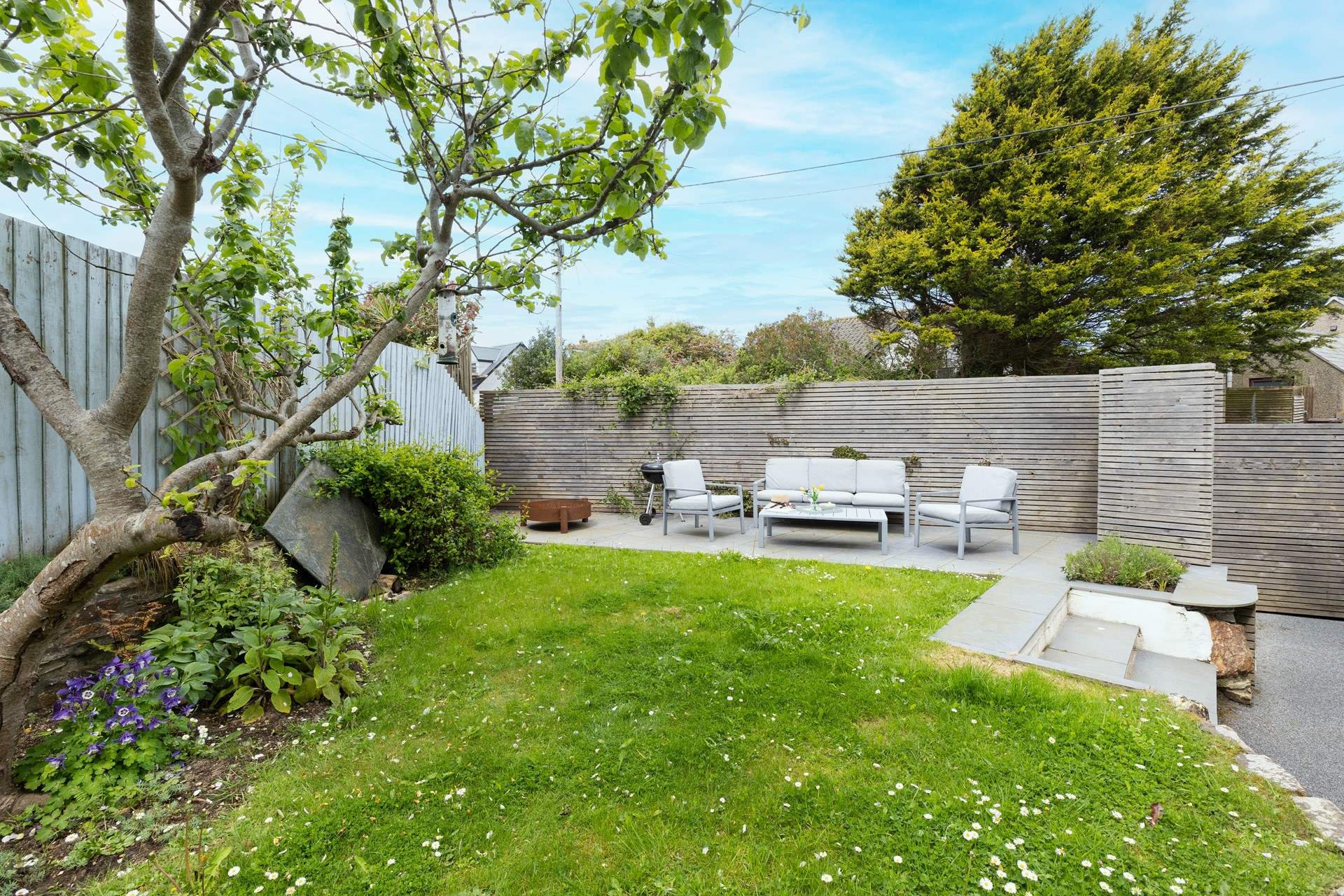 Long relaxing evenings at Seaview Cottage, why not light the firepit or BBQ on a balmy summers eve. 