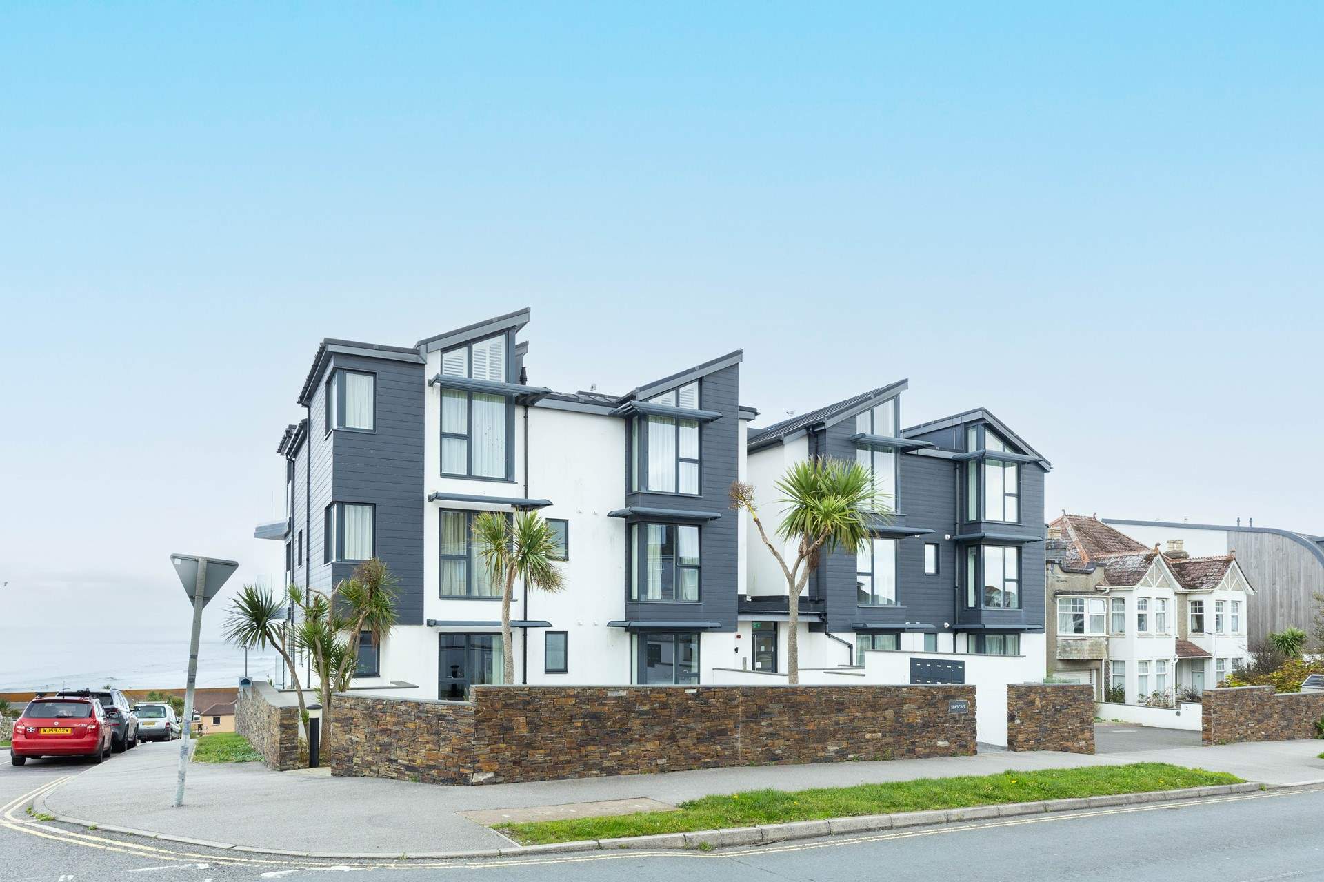 Soul Surfer is only moments from the sea. 