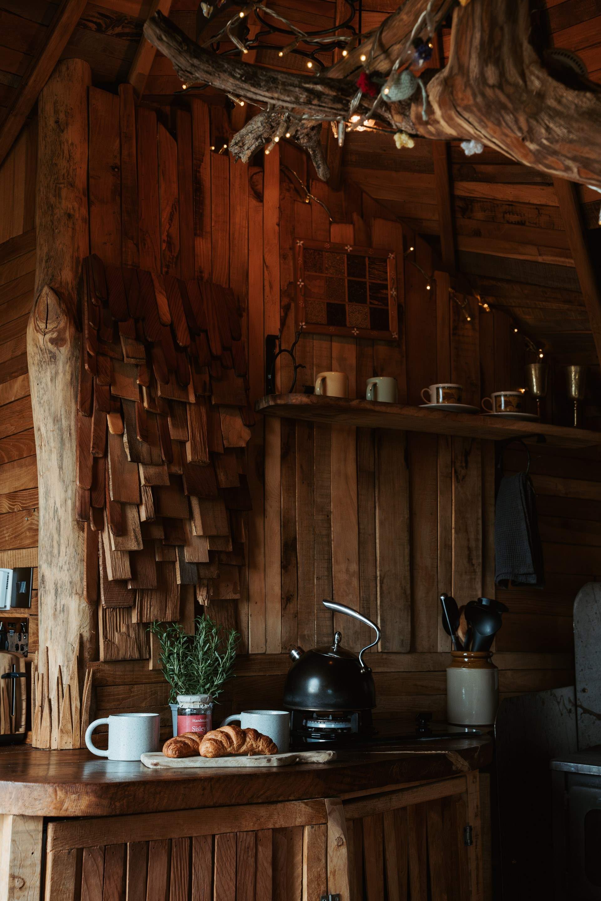 You’ll find everything you could need for rustling up romantic meals.