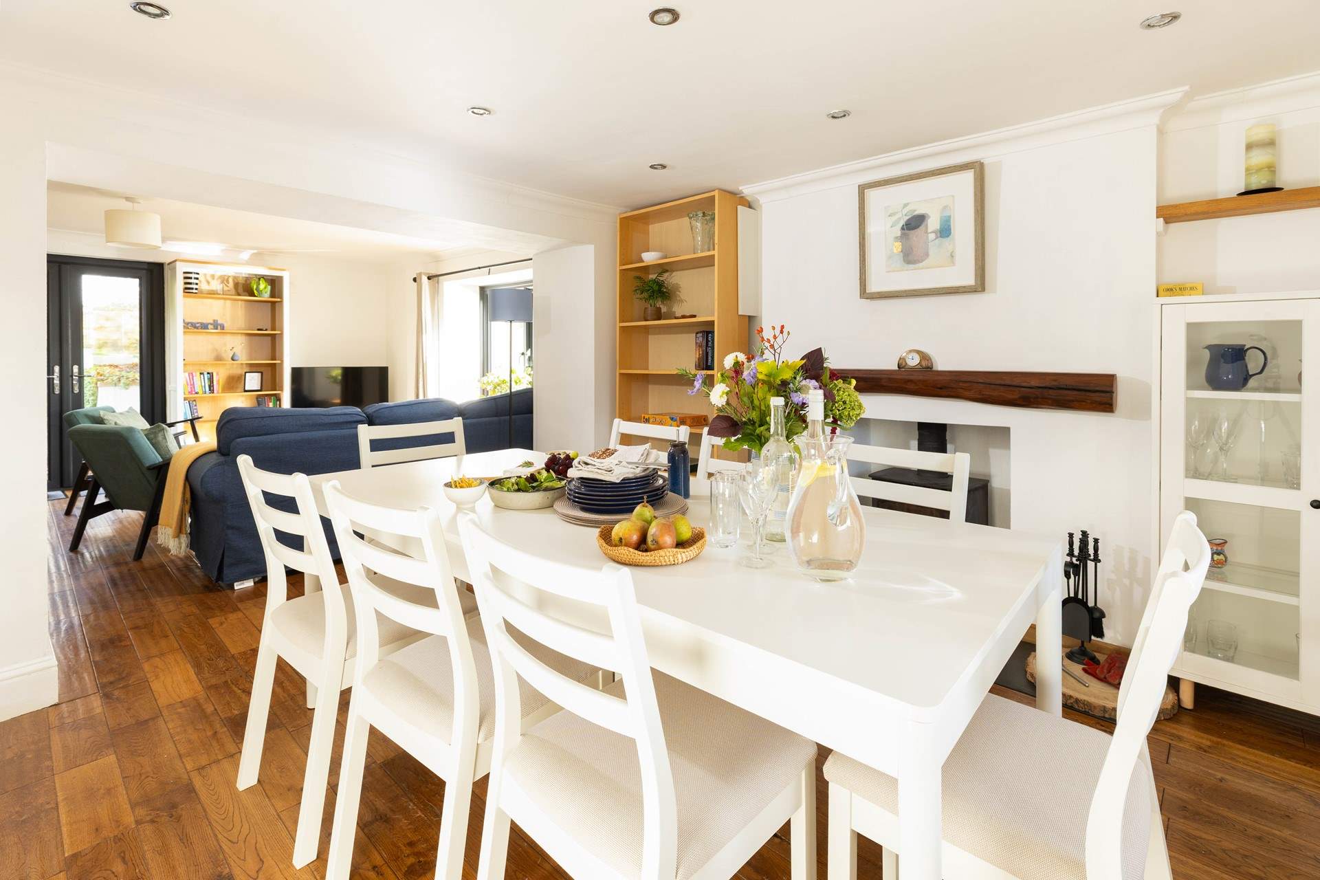 Gather everyone around the table in the sitting/dining-room and enjoy a holiday feast. 